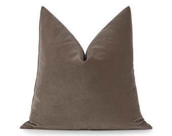Funda de almohada de terciopelo color topo oscuro / Funda de almohada y cojín Euro suaves en tono neutro