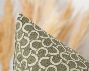Capa de almofada com estampa em arco verde sálvia | Almofada macia em tecido, modelo Euro Sham de designer