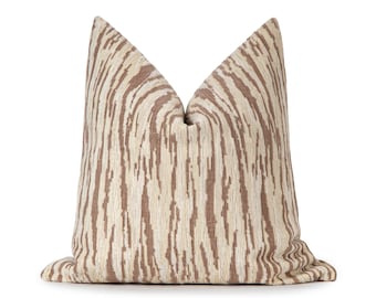 Housse de coussin abstrait crème taupe | Euro couvre-oreillers et coussins de créateur neutres