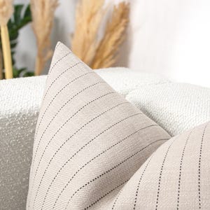 Copricuscino a righe color cuoio • Copricuscino beige • Cuscino neutro boho chic • Realizzato in tessuto di lino a righe intrecciato • Tutte le taglie