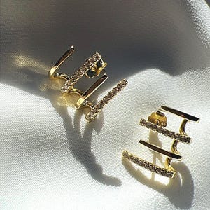 Triple thin claw stud earrings, three rows CZ small hook earrings, CZ huggies  triple caged stud earrings triple cuff earring conch piercing