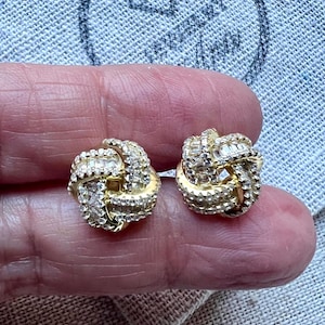 Gold Knot Stud earrings,love knot earrings,twist Stud earrings,Trendy earrings,Everyday Jewelry,Dainty Knot Earrings,Gold Studs for her