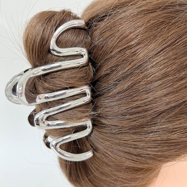 Large Metal Hair Claw Geometric Trendy for Thick and Thin Hair Women's Hair Clip Gift Premium Strong Grip Unique Updo Bun Women All Ages