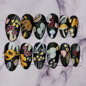 Cottagecore Dark Green Mushroom Forest Hand-painted Press-on Nails