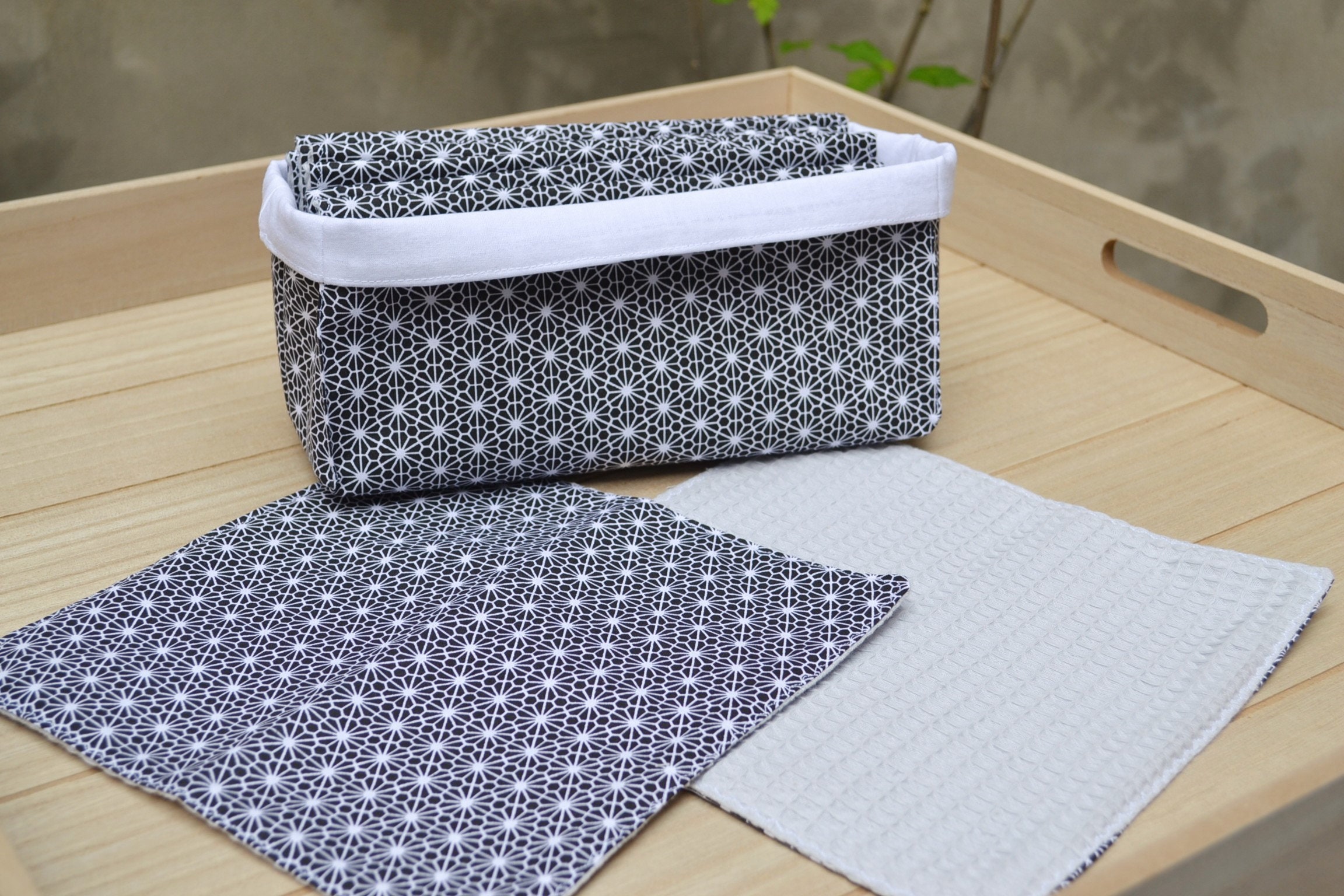 Lot de 12 Essuie-Tout et Leur Panière Assortie en Coton