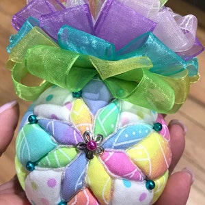 Kimekomi Easter ornament