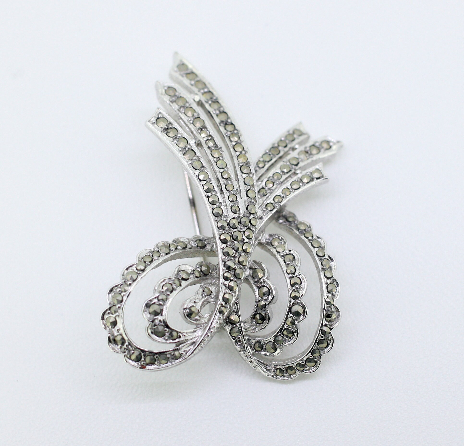 4 Vintage silver coloured metal ladies broochesclassic Etsy