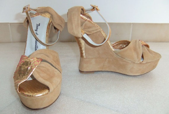 Terry De Havilland ladies vintage gold and beige c