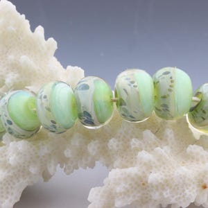 Kiwi Rondelles, jewelry supply. Handmade borosilicate beads. Shadowlandglass#724