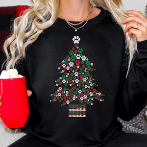 Veterinarian Christmas Sweatshirt Gift, Gift for Veterinarian, Veterinarian Shirt, Christmas Vet Holiday Shirt Gift, Vet Graduation Gift