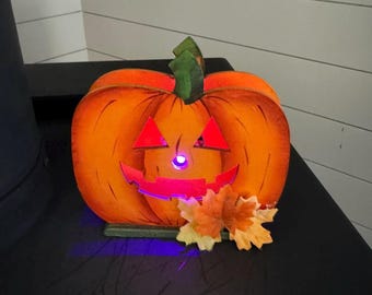 Lámpara de calabaza de madera pintada a mano / Decoración de mesa de Halloween de otoño con luz LED