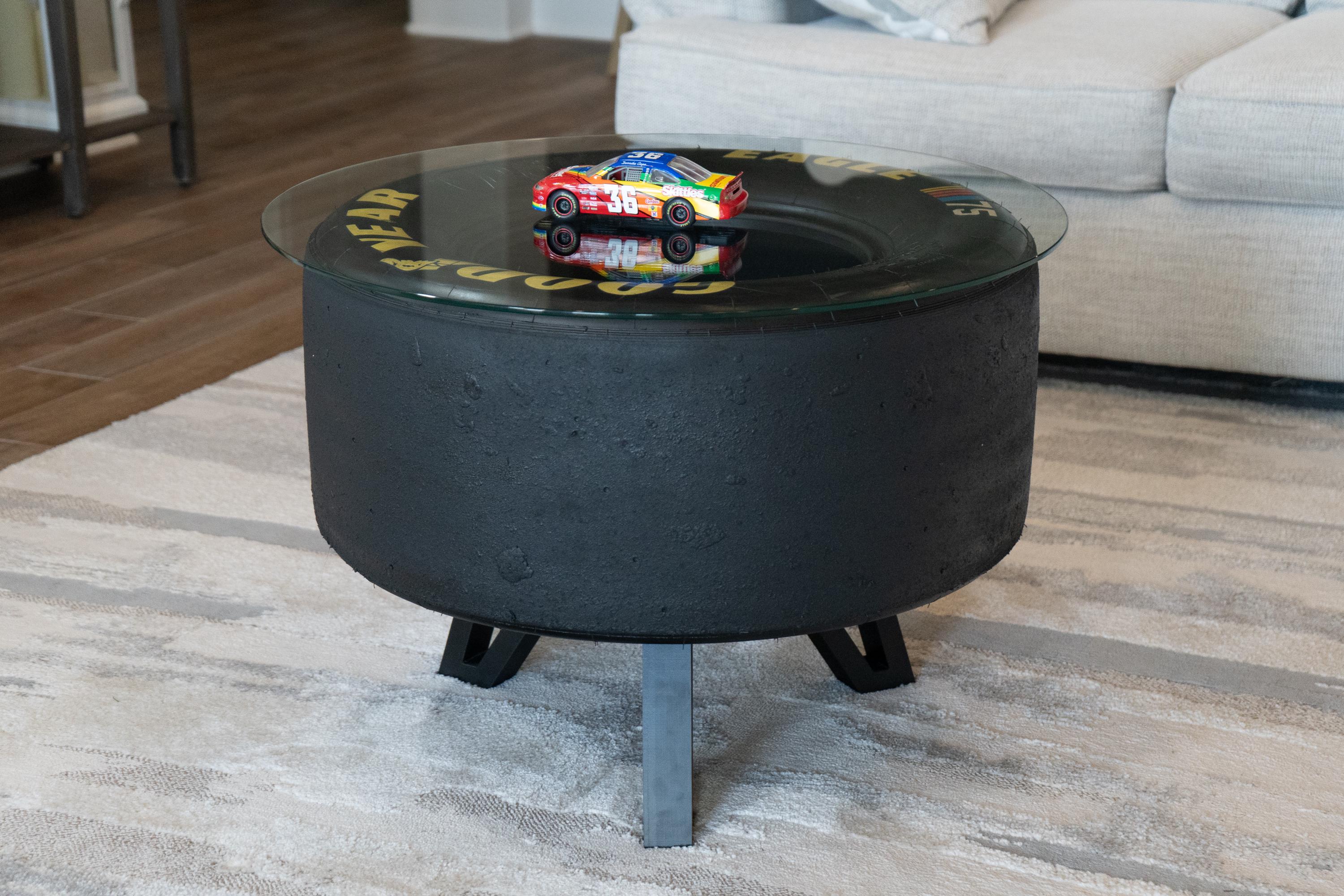 NASCAR 75周年記念タイヤコーヒーテーブル：自動車用家具＆レーシング