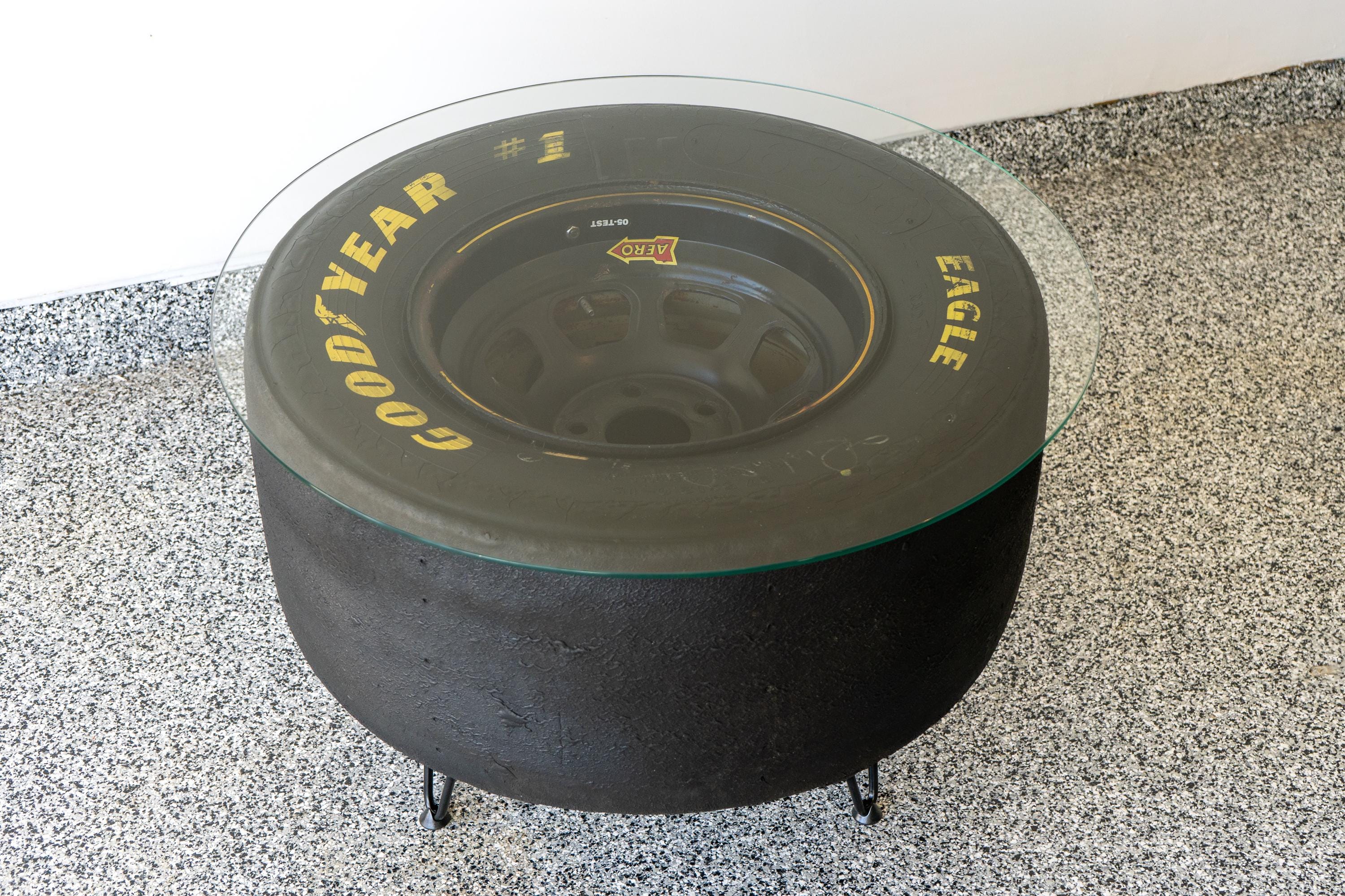 NASCARタイヤコーヒーテーブル：自動車用家具とレーシングホーム