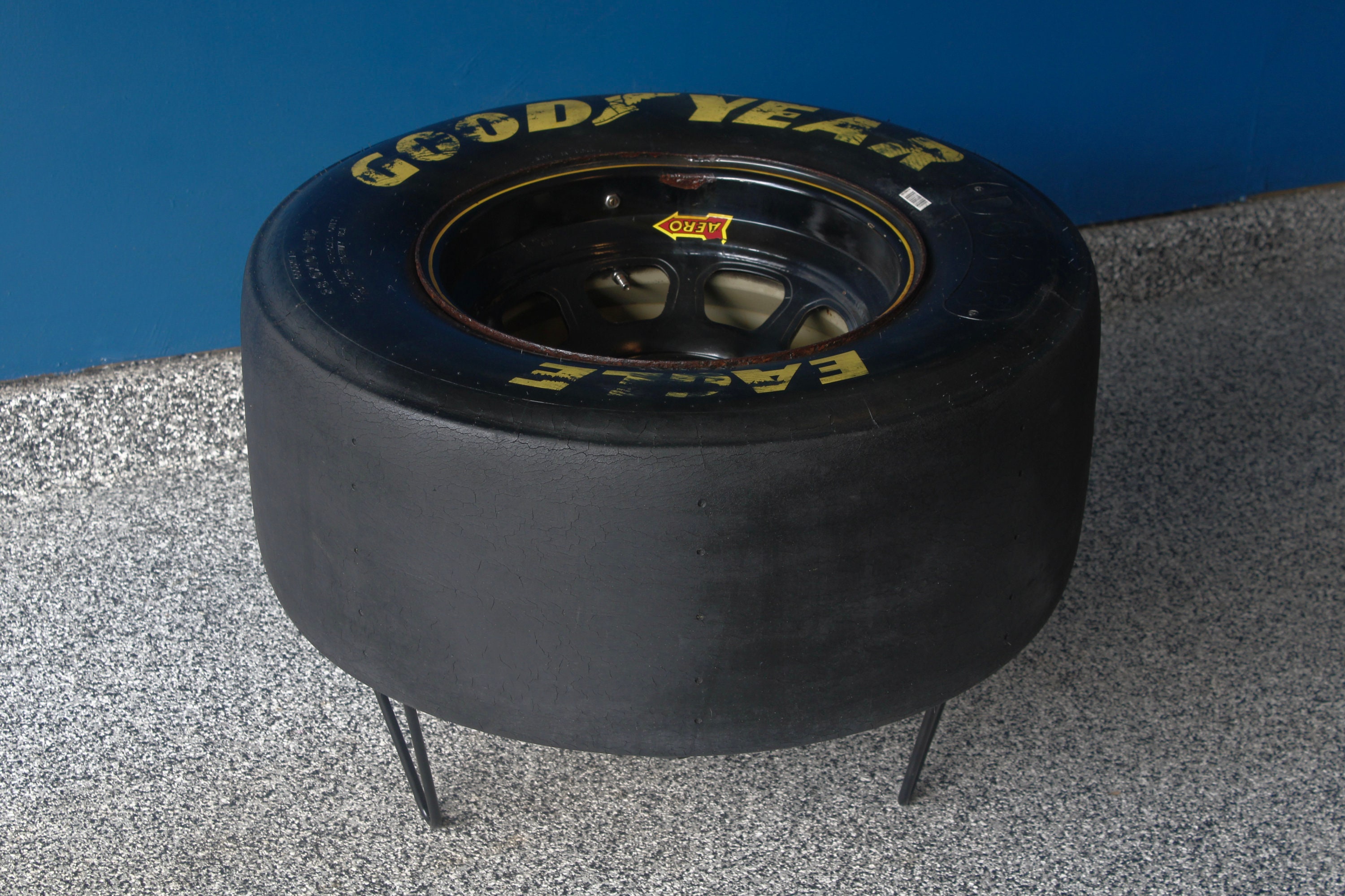 NASCARタイヤコーヒーテーブル：自動車用家具とレーシングホーム