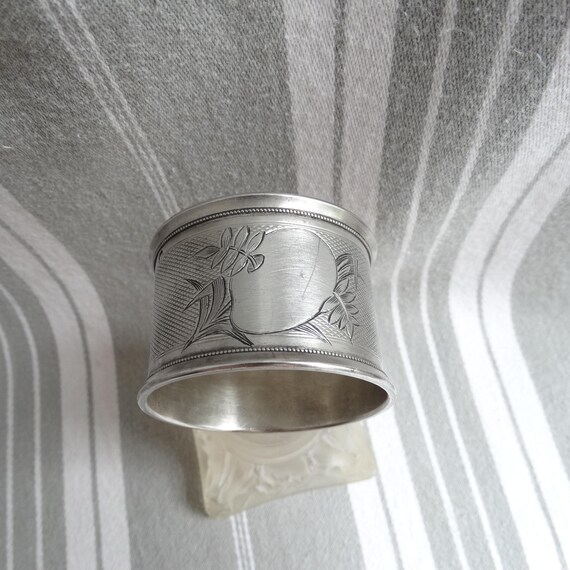 アルフォンス・ドゥバン作のシルバーナプキンリング／パレットと葉っぱ