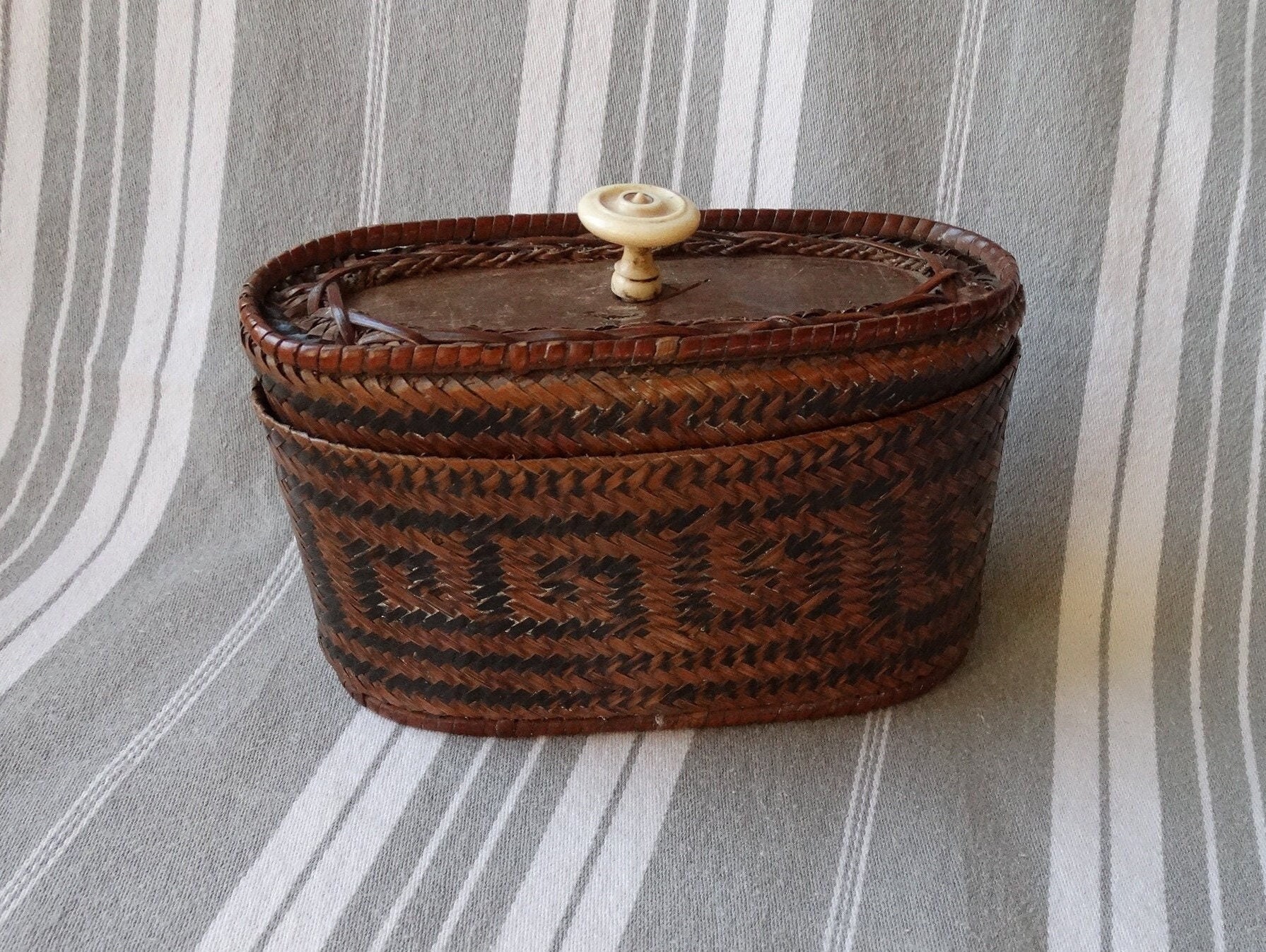 Boîte de Travail en Paille Antique/C19Th Récipient Tissée Vannerie à Motif Clé Verte Paille d'art Po