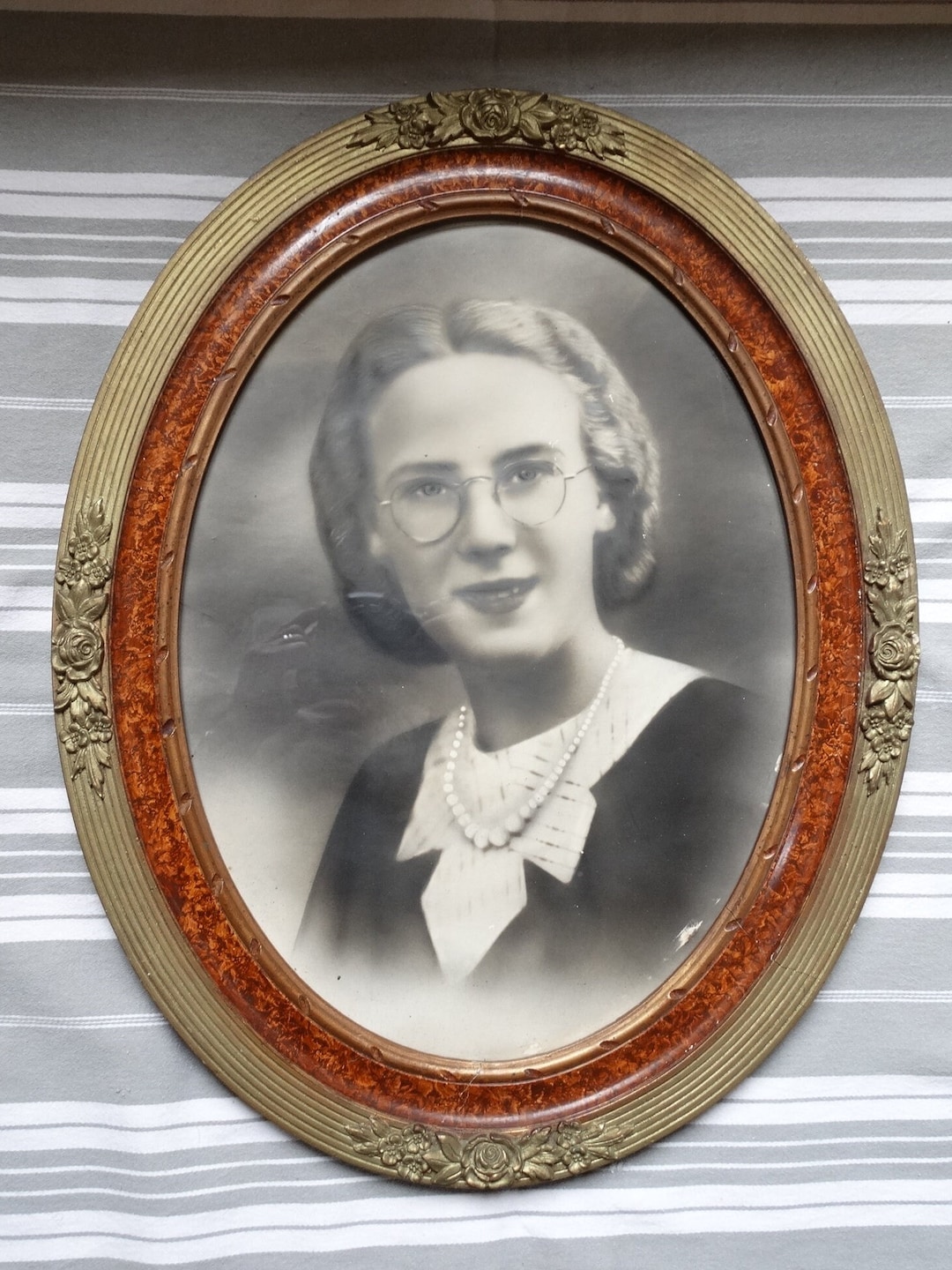 Vintage Oval Picture Frame/decorative 1940s Frame/photo Portrait/frame