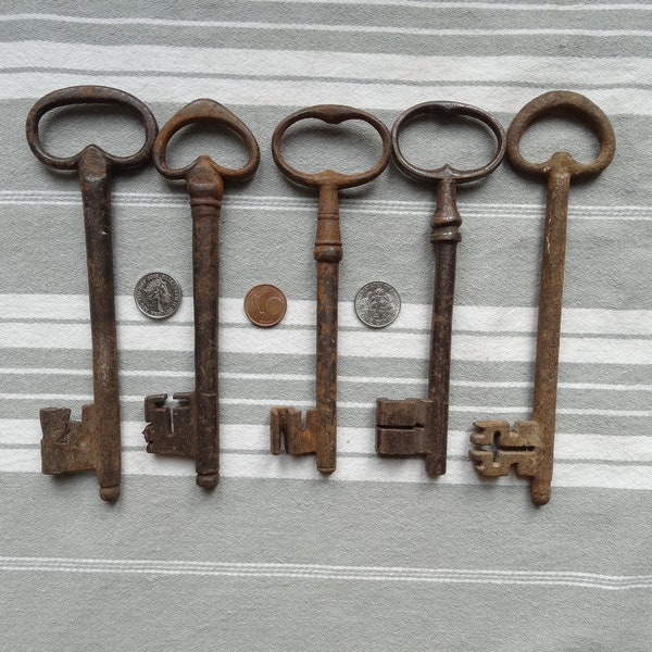 5 Antique keys/French skeleton keys/Old door keys/Decorative keys/Clefs anciennes/Chateau keys/C18th & C19th door keys/Wrought iron keys