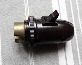 Bakelite switched light socket/Vintage light fitting/Lamp socket & switch/Collectible light switch/Ancien Interrupteur Bakelite
