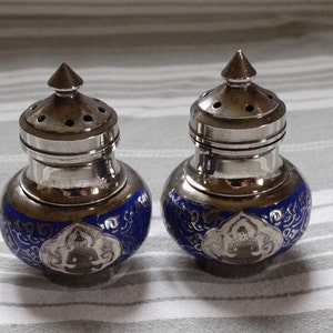 Salt &pepper shakers/Blue enamel and silver tone condiment set/Tableware/Fine dining/Indian salt and pepper set/Condiments/Fine dining