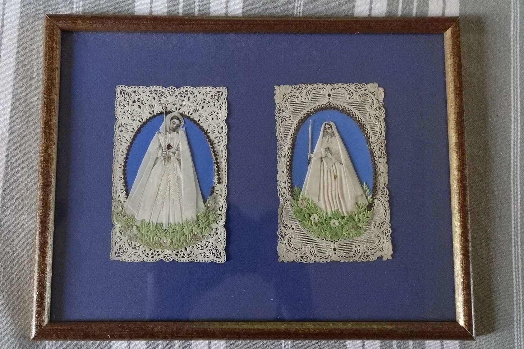 Une Paire De Cartes Canivet