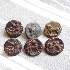 6 antique hunting buttons/Boutons venerie/Bouton de Louveterie/French chasse buttons/Animal picture buttons/Metal coat fasteners/Collectible