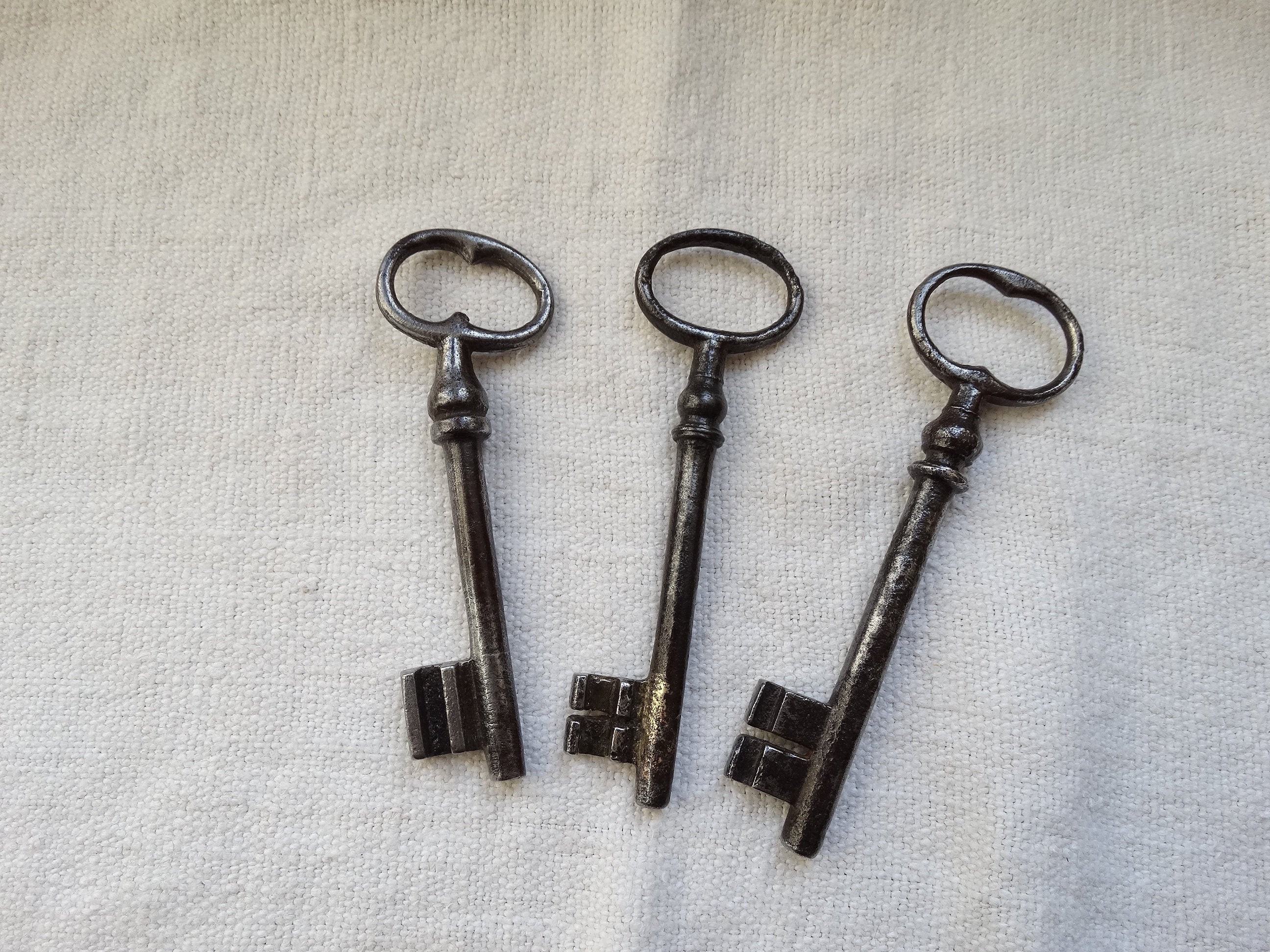 3 Charmantes Clés Antiques. Français de Squelette. Vieilles Pour Les Portes. Touches Décoratives. Cl