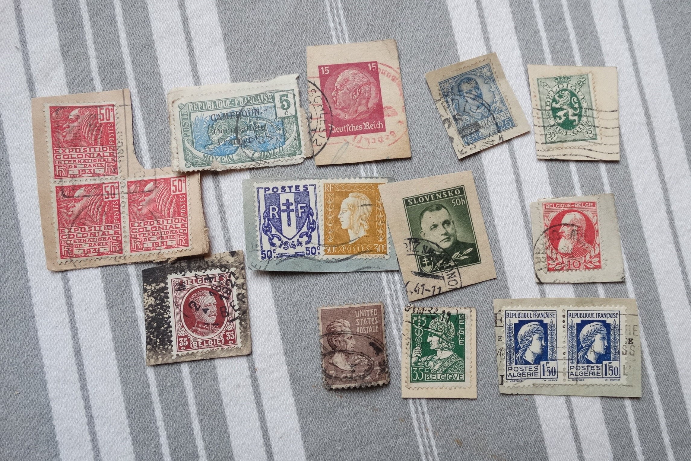 フランス１９４０年以前の未使用記念切手５２枚 切手の高価買取 東京都葛飾区の『おたからや京成高砂店』 葛飾区で記念