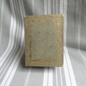 Guerlain box/Empty antique Rue de la Paix perfume display box/Edwardian French perfume box/Shagreen look & gold roses/Rare Coffret de parfum