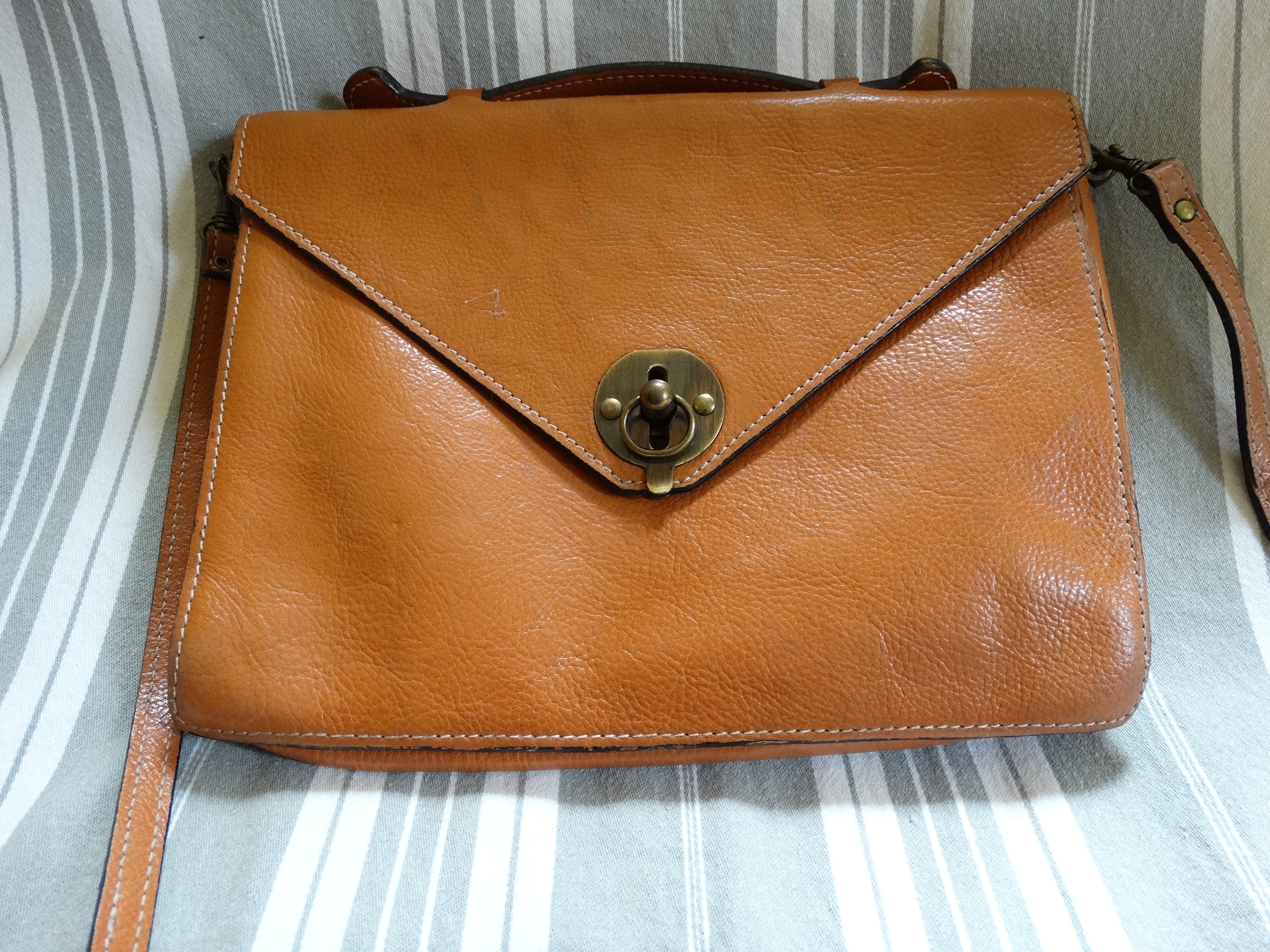 Sac a main LORENZO vintage Sac a bandouliere en cuir Sac a bandouliere beige clair Sac a main pour femme Sac messager Accessoire de mode en cuir Etsy France