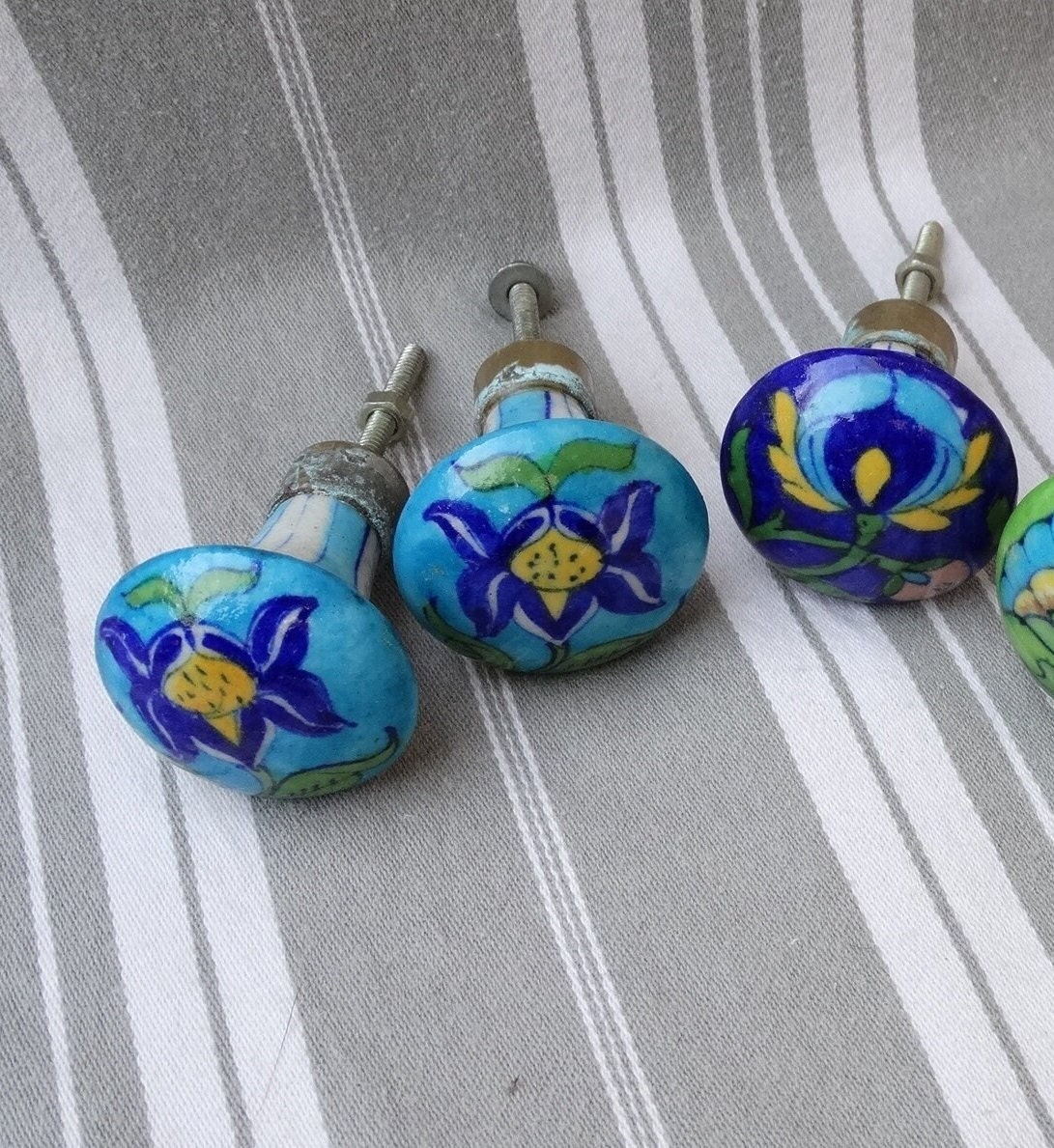 boutons en céramique/poignées vintage/poignées de tiroir style iznik/peint à la main/boutons d'armoire/boutons penderie/poignées