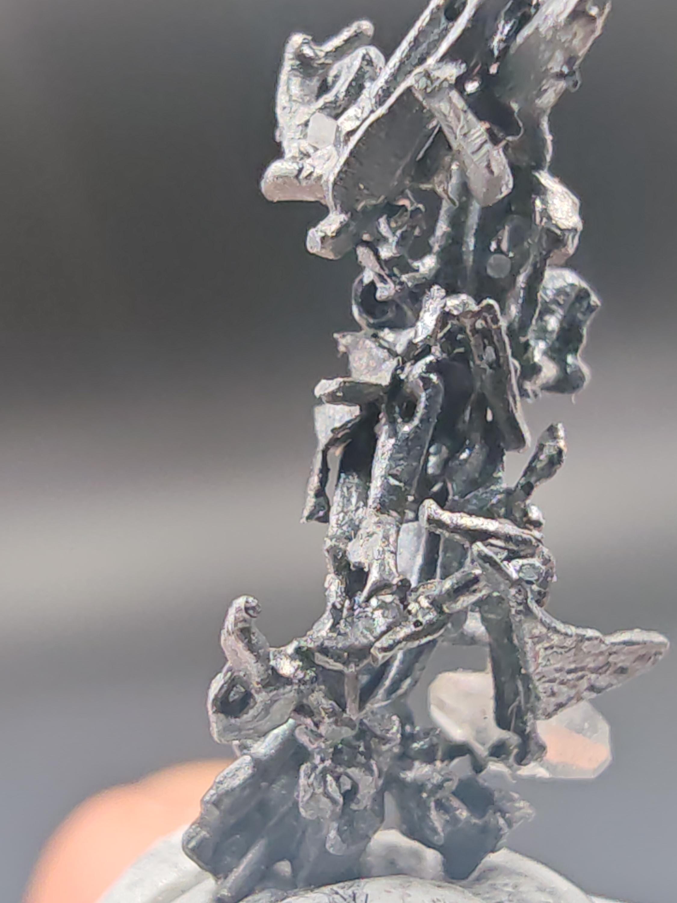 両端に方解石を持つアカンサイト – メキシコ、グアナファト州、サン