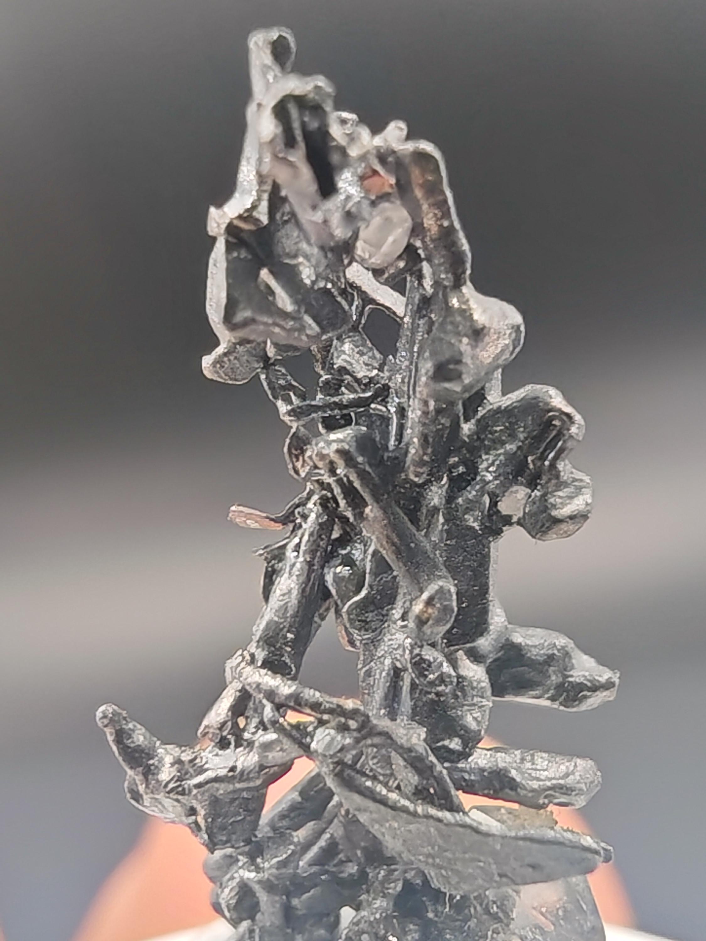 両端に方解石を持つアカンサイト – メキシコ、グアナファト州、サン