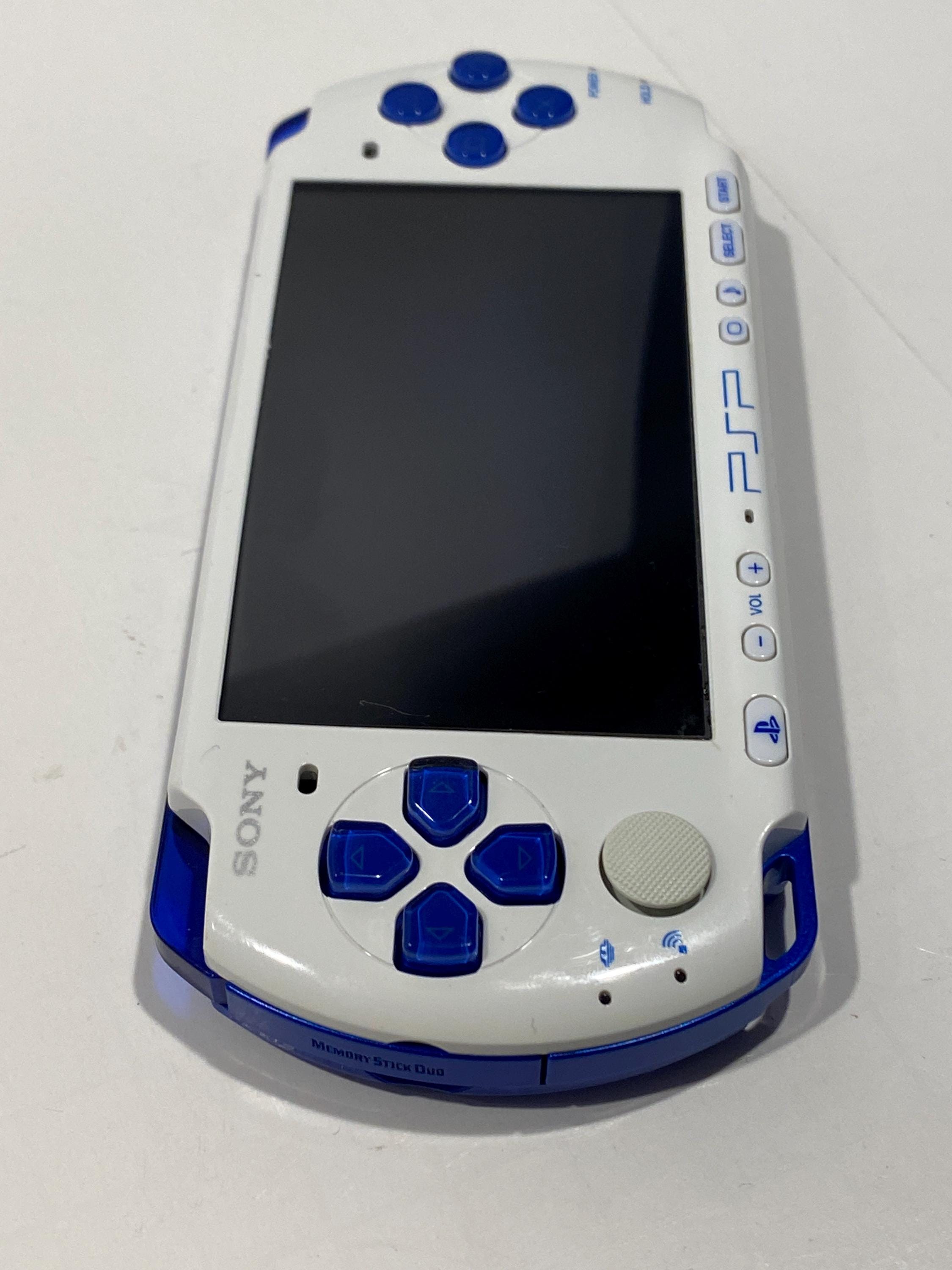 128 GB PSP 3000 White/blue Japan Import With Extra