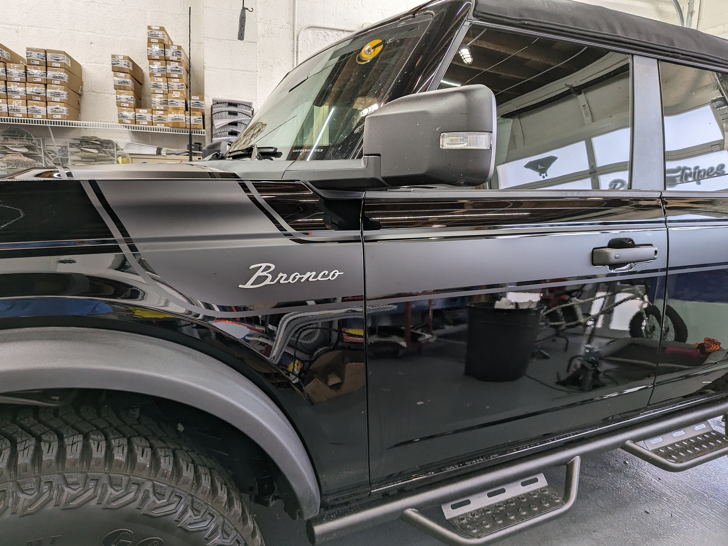 Ford Bronco Retro Special Decor Style Side/Hood Graphics Kit (Below Body Line Wide Stripe) 2021-up