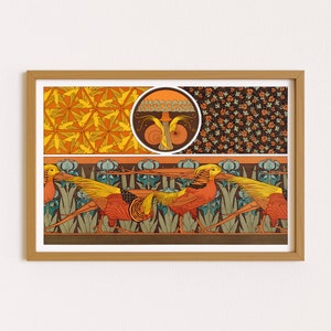 Puede incluir: Una impresi&oacute;n de arte vintage que presenta un patr&oacute;n repetitivo de p&aacute;jaros y flores estilizados en tonos de naranja, amarillo y marr&oacute;n. La impresi&oacute;n est&aacute; enmarcada en un marco de madera marr&oacute;n claro.