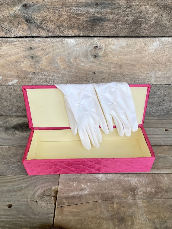 Quilted Satin Bogene Glove Box With Gloves, Vintag