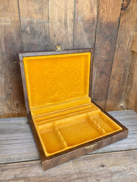 Vintage leather jewelry box Gem