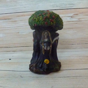 Santa Muerte Kleur Zwart 5,5&quot;X4&quot; Heilige Dood Standbeeld / Levensboom / Santa Muerte Trio - 3 in 1 / Curada / Kleur Negra / Para La Buena Suerte