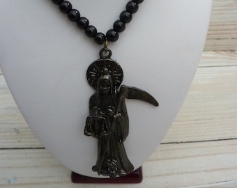 Rosario De La Santa Muerte con Piedras Negra Ajustable / Schwarzer Stein / Verstellbare Halskette / Rosenkranz / Handgemacht