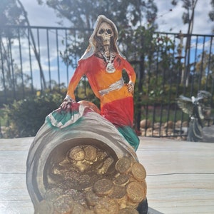 Santa Muerte Color Rainbow 9&quot; Holy Death Statue - Goud - Munten - Curada - Kleur 7 Poderes - Para La Buena Suerte - Geluk - Handgemaakt