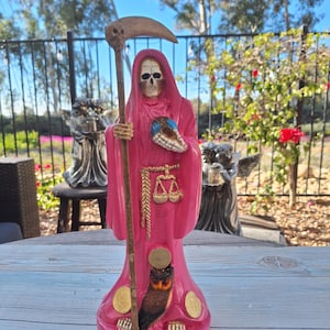 Santa Muerte Color Rosa 13" Estatua de la Santa Muerte / Grim Peaper / Curada / Color Rosada Para La Buena Suerte & Protecion / Suerte / Clásico (03)