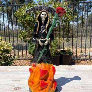 Santa Muerte Color Black 16&quot; Holy Death Statue / Grim Reaper / Curada / Color Negra Para La Buena Suerte  Protecion / Magic / Holding a Rose