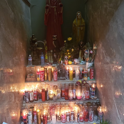 サンタ ムエルテ カラー レインボー 4 インチ 聖なる死の像 - 幸運