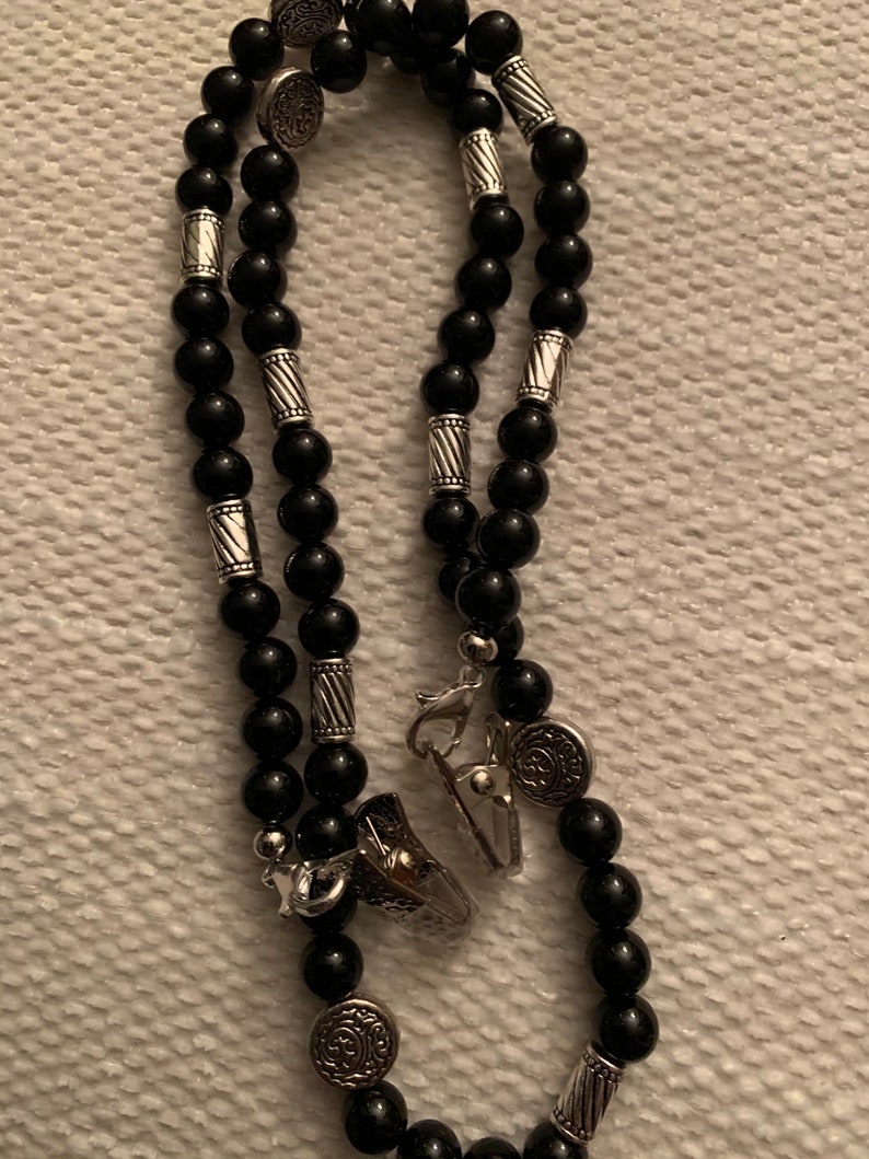 The Mari Beaded Mask Holder