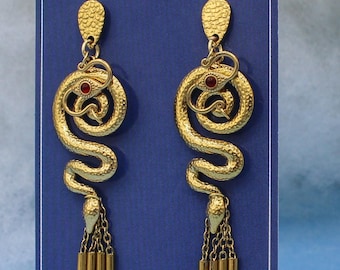 Pendientes inspirados en el anime de la Emperatriz Serpiente Pirata / hipoalergénicos, sin níquel, de clip, sin agujeros