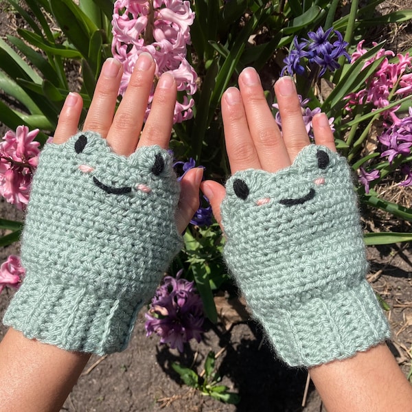Crochet Frog Hand Warmers