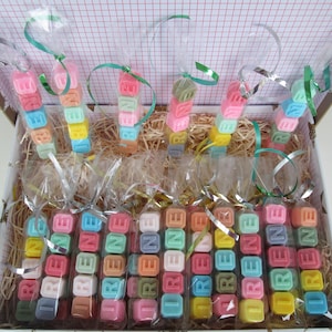 Jabón personalizado con nombre de bebé, recuerdo de primera comunión, recuerdo de bautizo, regalo de baby shower, jabón con letras de colores, declaración de amor