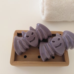 Halloween bat soaps gift, Halloween decoration for bathroom, Halloween party soap favour, Purple bats soaps, Frightening artisan soaps
