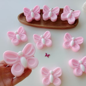 Große rosa Schmetterlingsseife handgemacht, Schmetterlingsliebhaber Seifengeschenk, Seife Geburtstagsgeschenk, Künstlerseife, um Ihre Haut zu verwöhnen, Frühlingsseife